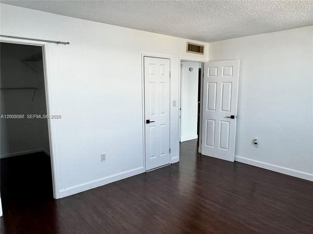 2841 NE 163rd St 1007, North Miami Beach, FL 33160