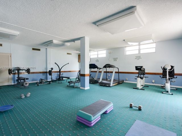 2841 NE 163rd St 1007, North Miami Beach, FL 33160