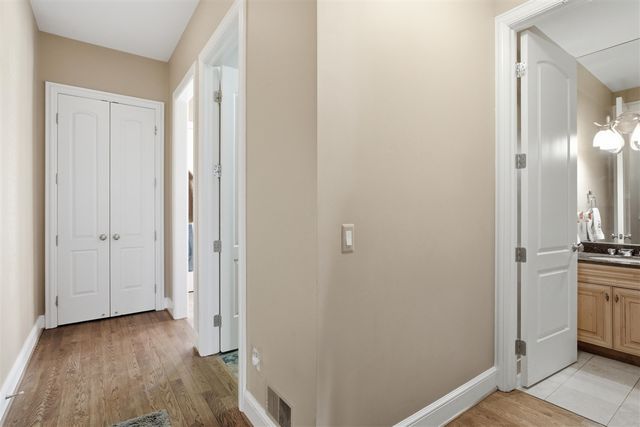 49166 Dominion Court, Canton, MI 48187