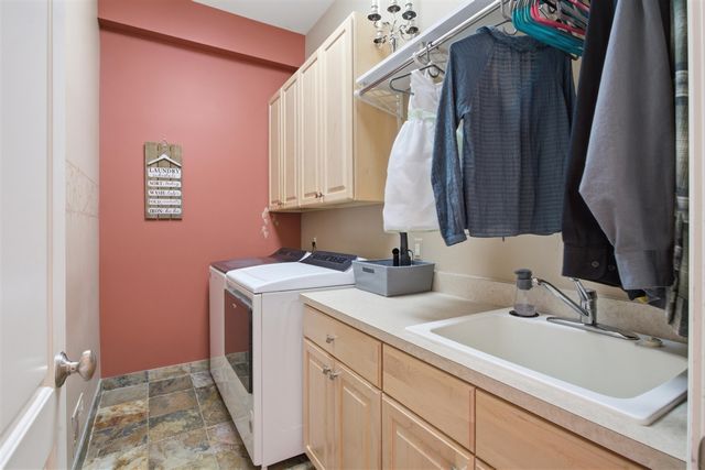 49166 Dominion Court, Canton, MI 48187