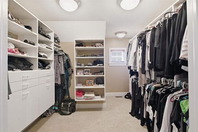 49166 Dominion Court, Canton, MI 48187