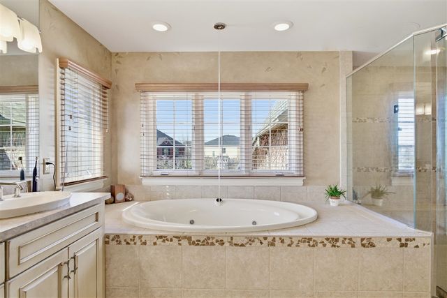 49166 Dominion Court, Canton, MI 48187