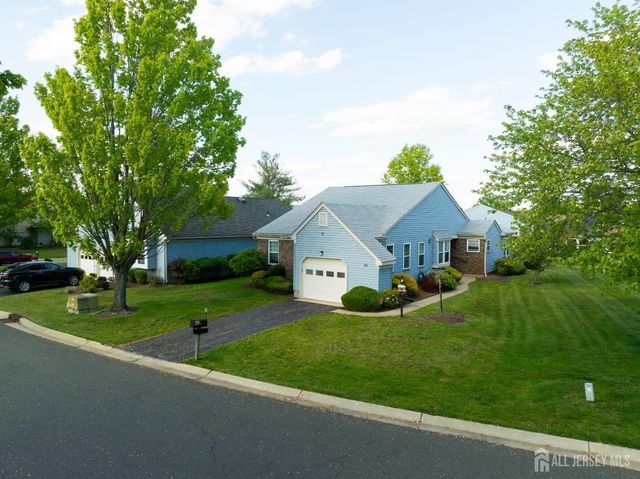 65 Yorkshire Drive, Monroe, NJ 08831