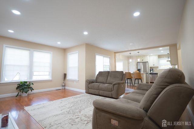 65 Yorkshire Drive, Monroe, NJ 08831
