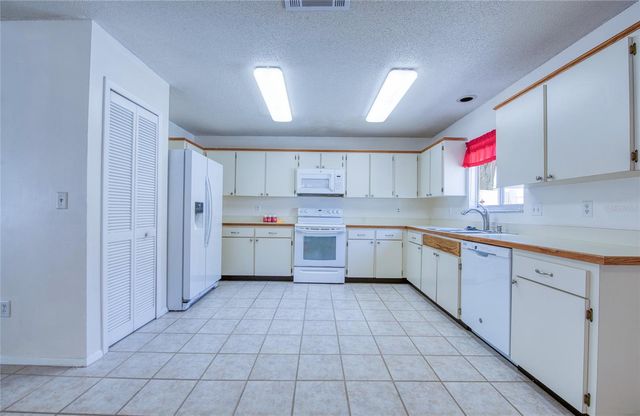 6922 SILVERMILL DRIVE, Tampa, FL 33635