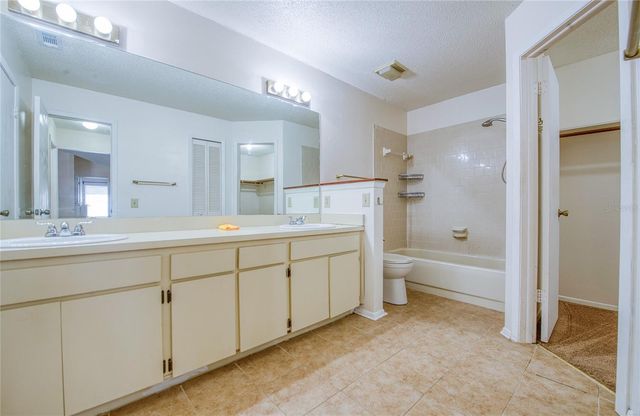 6922 SILVERMILL DRIVE, Tampa, FL 33635