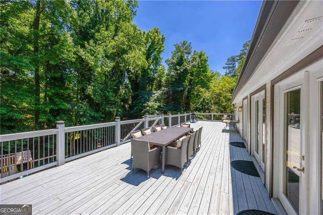 155 Marsh Glen Point, Sandy Springs, GA 30328