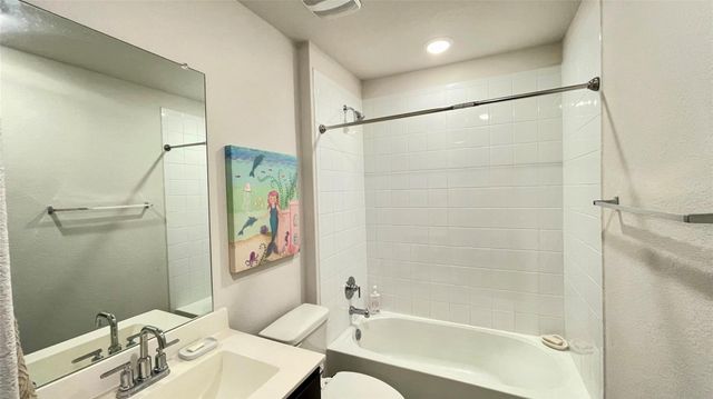 156 Medinah LN, San Marcos, TX 78666
