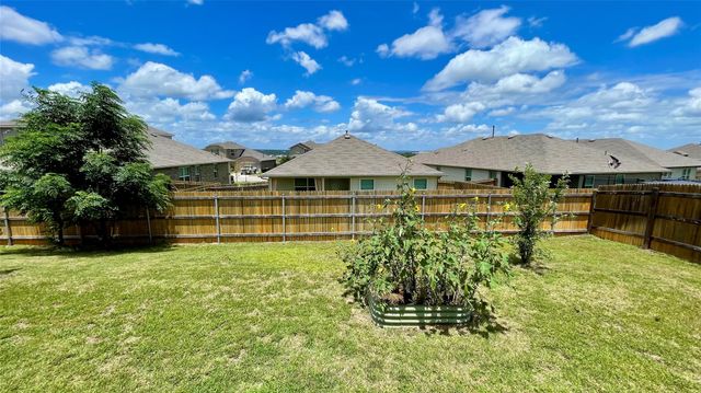 156 Medinah LN, San Marcos, TX 78666