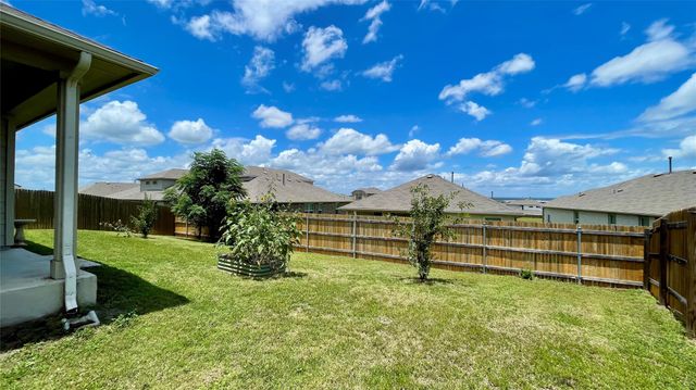 156 Medinah LN, San Marcos, TX 78666