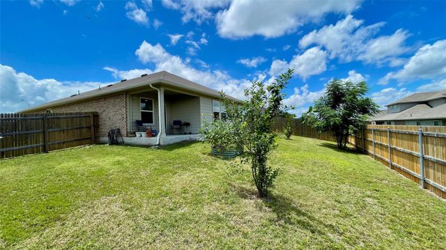 156 Medinah LN, San Marcos, TX 78666