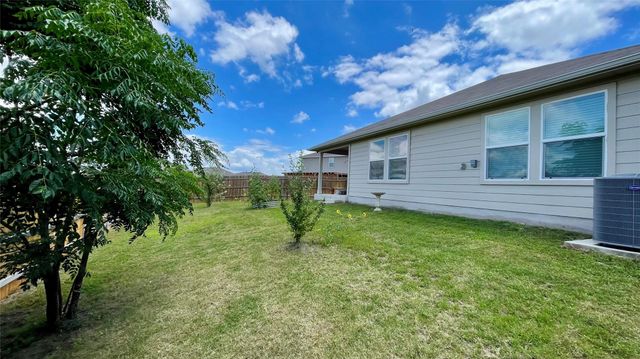 156 Medinah LN, San Marcos, TX 78666