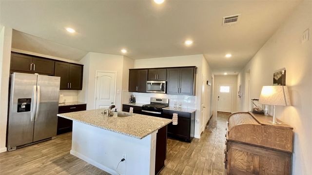 156 Medinah LN, San Marcos, TX 78666