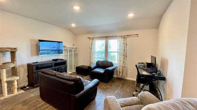 156 Medinah LN, San Marcos, TX 78666