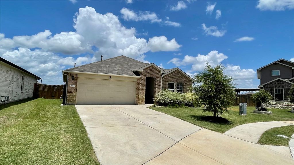 156 Medinah LN, San Marcos, TX 78666