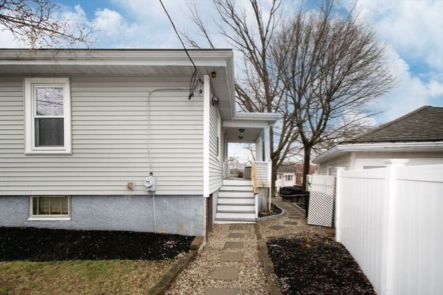 271 Holbrook Rd, Quincy, MA 02171