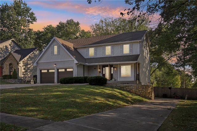 3225 Meadow Road, Leavenworth, KS 66048