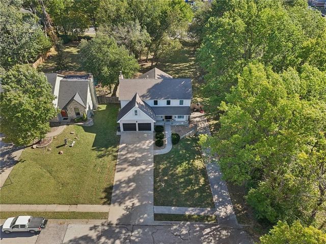 3225 Meadow Road, Leavenworth, KS 66048