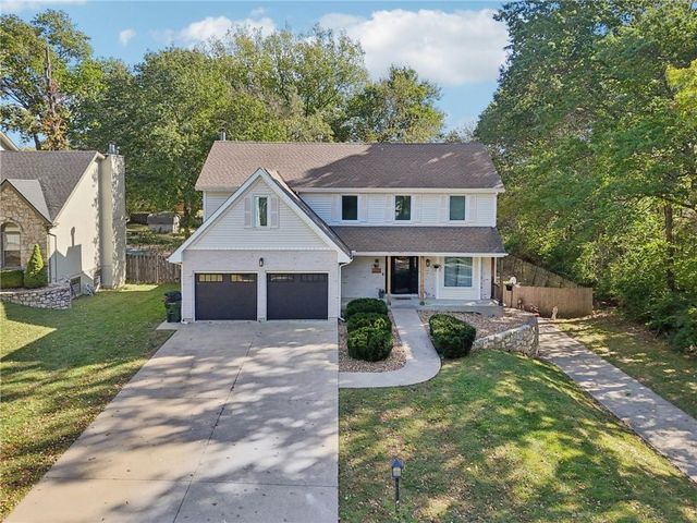 3225 Meadow Road, Leavenworth, KS 66048