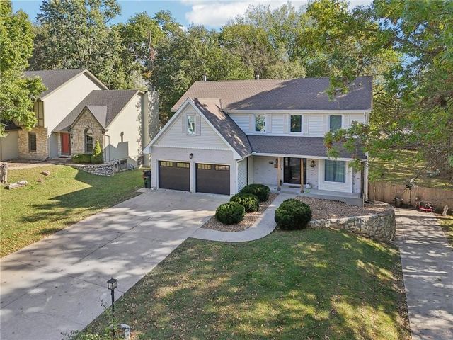 3225 Meadow Road, Leavenworth, KS 66048