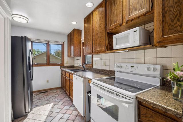 3222 James Avenue N, Minneapolis, MN 55412