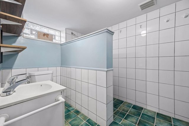 3222 James Avenue N, Minneapolis, MN 55412