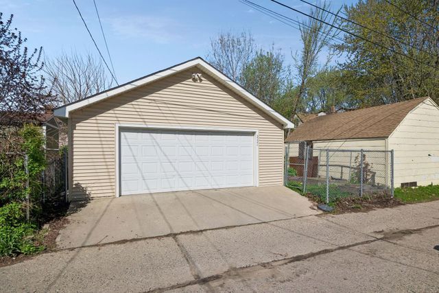 3222 James Avenue N, Minneapolis, MN 55412