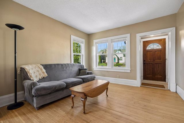 3222 James Avenue N, Minneapolis, MN 55412