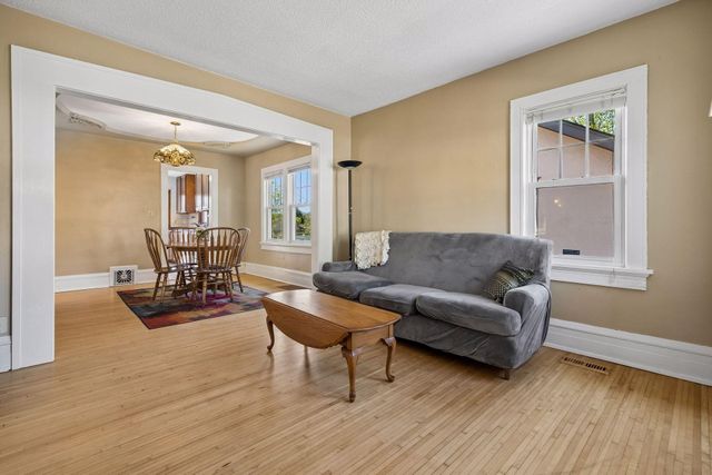 3222 James Avenue N, Minneapolis, MN 55412
