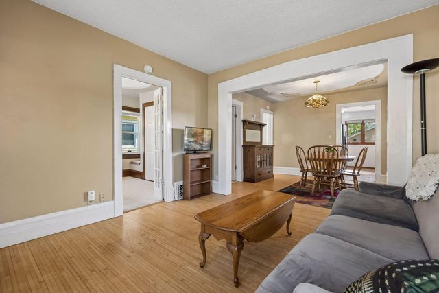 3222 James Avenue N, Minneapolis, MN 55412