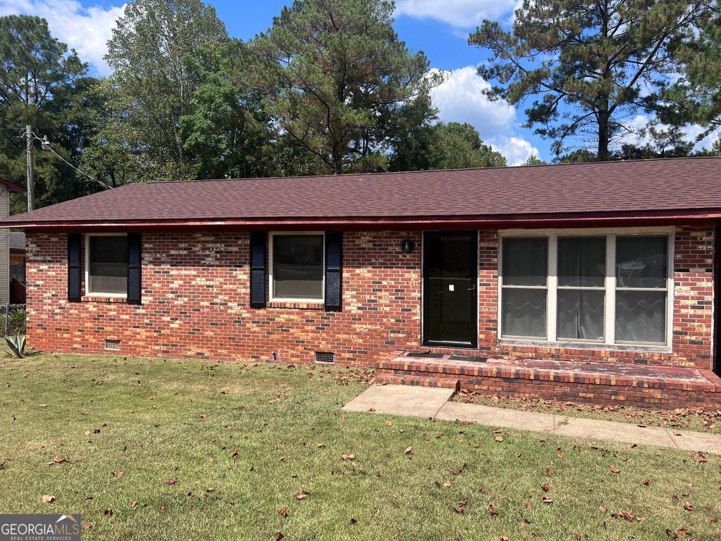 213 Martin Luther King Jr Drive, Valley, AL 36854