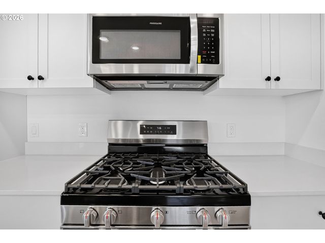 590 Vail Ave, Woodburn, OR 97071