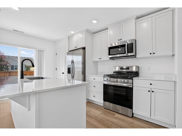 590 Vail Ave, Woodburn, OR 97071
