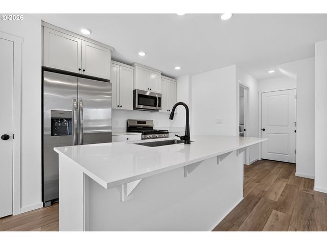 590 Vail Ave, Woodburn, OR 97071