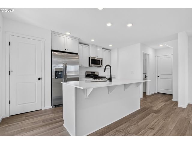 590 Vail Ave, Woodburn, OR 97071