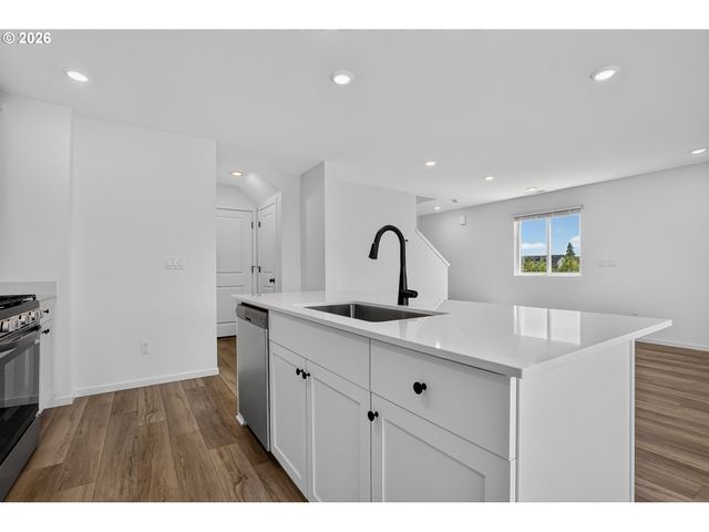 590 Vail Ave, Woodburn, OR 97071