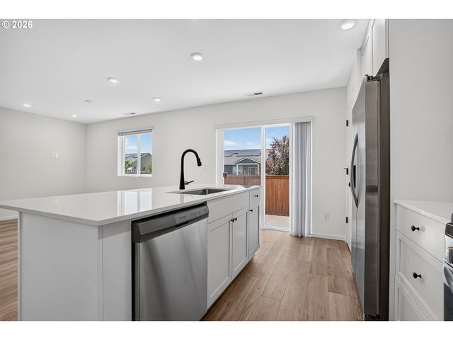 590 Vail Ave, Woodburn, OR 97071