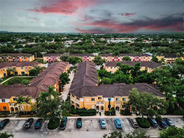 8928 SW 18th St, Miramar, FL 33025