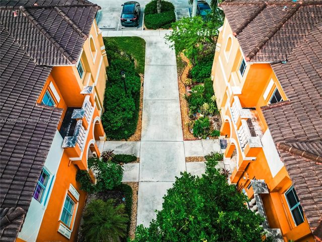 8928 SW 18th St, Miramar, FL 33025