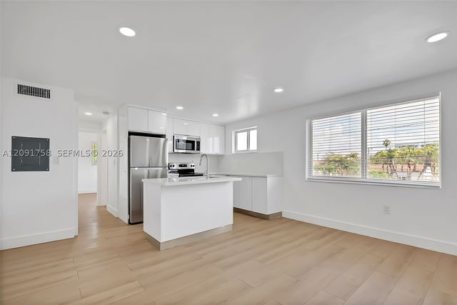 1632 NW 16th Ter 6, Miami, FL 33125