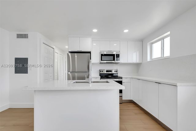 1632 NW 16th Ter 6, Miami, FL 33125