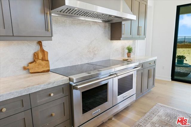 22810 Seaqua Circle, Chatsworth (los Angeles), CA 91311