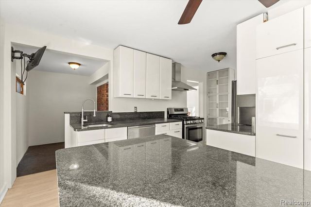 100 Meridan Street, Dearborn, MI 48124