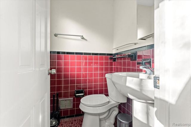 100 Meridan Street, Dearborn, MI 48124