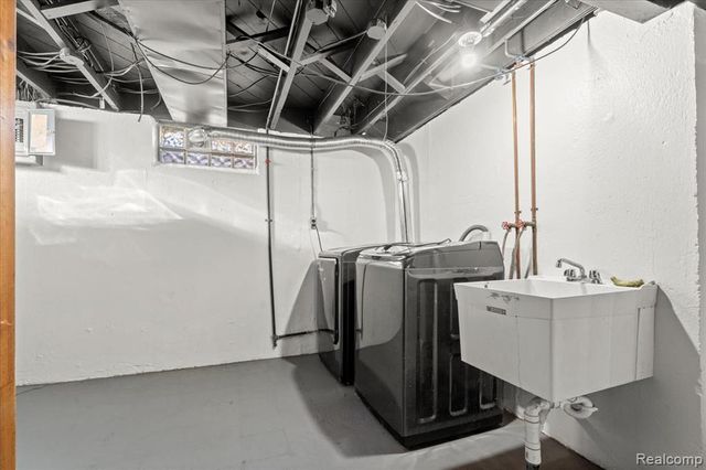 100 Meridan Street, Dearborn, MI 48124