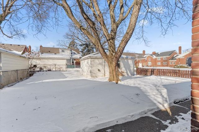 100 Meridan Street, Dearborn, MI 48124