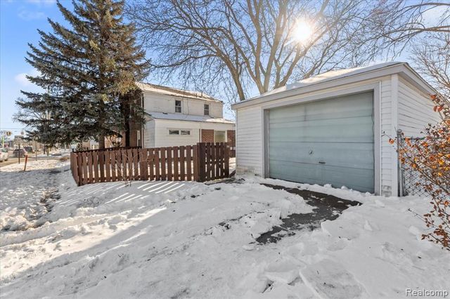 100 Meridan Street, Dearborn, MI 48124