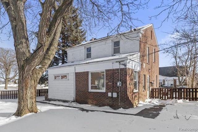 100 Meridan Street, Dearborn, MI 48124