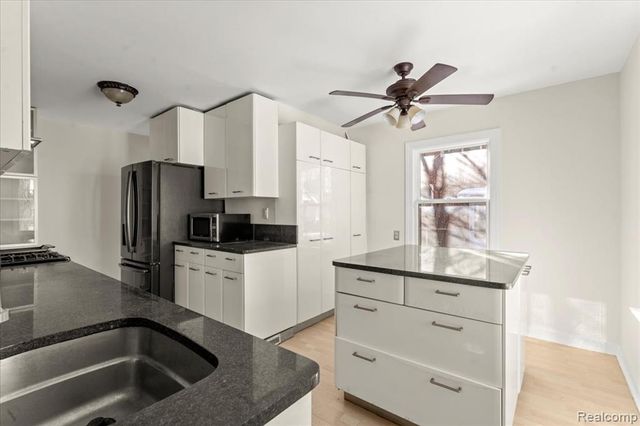 100 Meridan Street, Dearborn, MI 48124