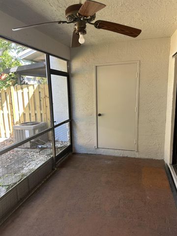 621 NW 105th Way, Pembroke Pines, FL 33026